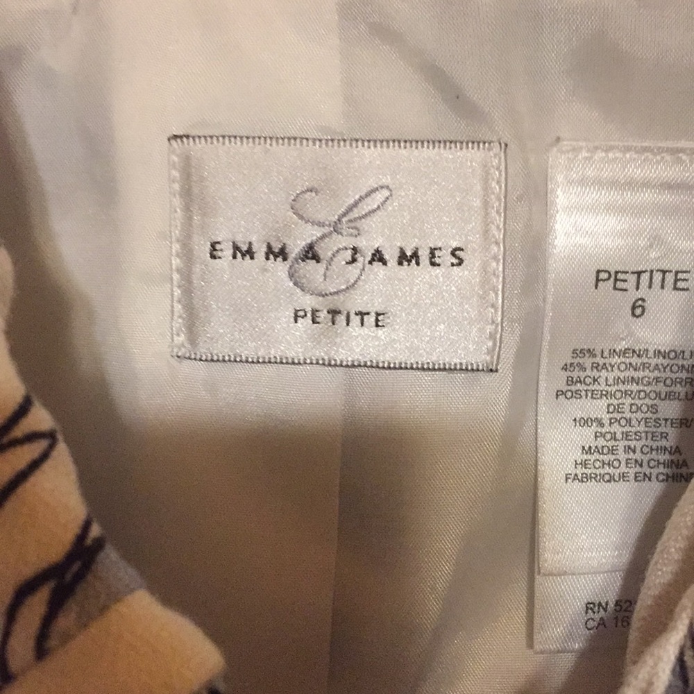 Women's stylish 6 PETITE NWOT blazer. JACKET - Picture 3 of 7